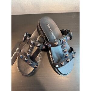 NWT one teaspoon Elise slide‎ black studded 169